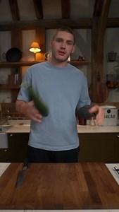 Courgette Lasagne 🔥 Serves 4 Nutrition (per serving): 529 kcal | 38g protein For the courgettes: • 3 medium courgettes, peeled into long ribbons using a veg peeler • ½ tsp salt For the ragu: • 1 tsp olive oil • 1 onion, finely diced • 1 carrot, finely diced • 2 garlic cloves, crushed • 500g beef mince @magnessfarms • 1 tsp dried thyme • 1 tbsp Worcestershire sauce • 1 x 400g tin chopped tomatoes • 200ml beef stock • Salt & black pepper For the white sauce: • 30g butter • 30g plain flour • 400ml