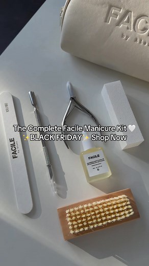 🎁 FREE FACILE POUCH ON QUALIFYING ORDERS — BLACK FRIDAY ONLY Meet the Facile Manicure Kit — your full nail care routine in one pouch 💅 Cuticle cutter, pusher, file, buffer, nail brush our nourishing cuticle oil. Normally an $63 USD value — now $43.99 for Black Friday. Keep it or gift it… salon-level nails at home ✨ | Facile Nails