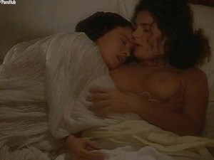 Laura Antonelli Nude, Lesbian - La Venexiana (1986) - Video online