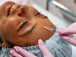 What is forehead reduction surgery and what is it for?
