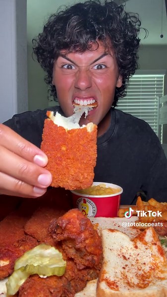 Dave's Hot Chicken mukbang review