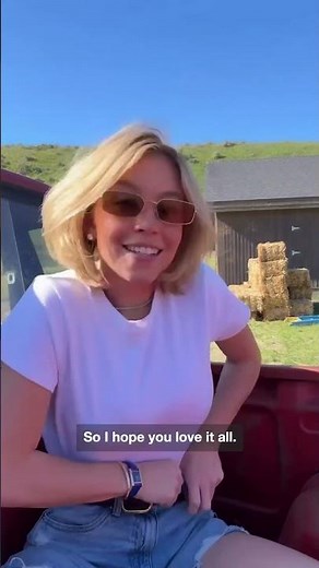 Sydney Sweeney flashes bra in racy video