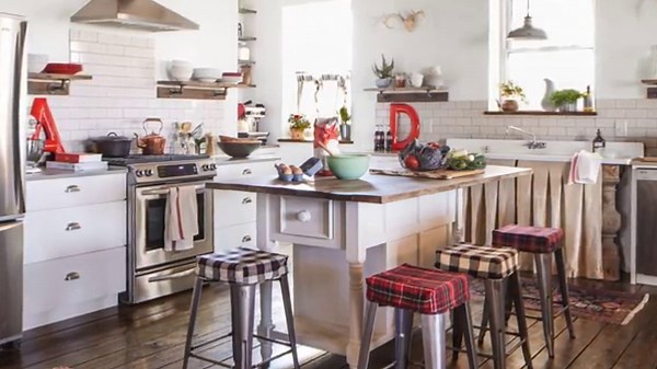 A Reclaimed Rustic Wood Home With A Lot Of Charm | Log Homes