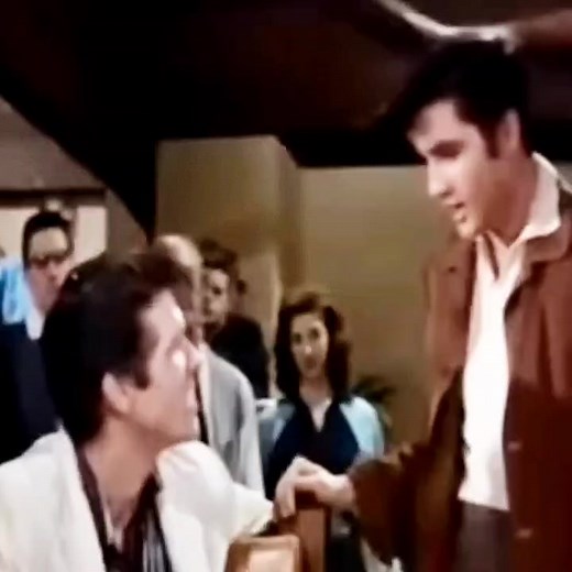 The BEST Elvis Movie Scene EVER MEAN WOMAN BLUES by Elvis Presley I got a woman, mean as she can be I got a woman, mean as she can be Sometimes I think she's almost mean as me [Verse 2] A black cat up and died of fright 'Cause she crossed his path last night I got a woman, mean as she can be Sometimes I think she's almost mean as me [Verse 3] Kiss so hard, she bruise my lips Hurts so good, my heart just flips I got a woman, mean as she can be Sometimes I think she's almost mean as me [Guitar sol