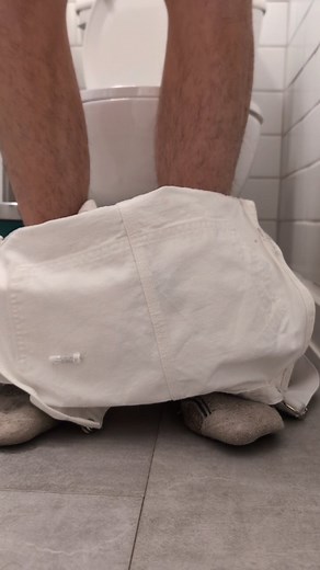 Painting my bathroom! I collaborated with @swpaintpros to freshen up my own bathroom. The peel and stick color samples made picking the right color so easy and I love the end results! #sherwinwilliams #swpaintpartner #rainwashedsherwinwilliams | Goose Painting