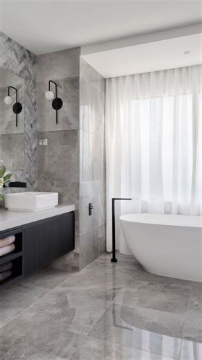 . 氷の表面を思わせる、クールで洗練された半透明の素材。 #Silestone 「Desert Silver デザートシルバー」を取り入れたバスルームが、至福のひとときへと導きます。 #サイルストーン #デザートシルバー #コセンティーノ #バスルーム #建材 #インテリア #エクステリア #建築 #アート #建築好きな人と繋がりたい #Silestone #SilestoneDesertSilver #Bathroom #SilestonebyCosentino #CosentinoDesign #Interior #InteriorDesign #Exterior #Architecture #Art | Cosentino