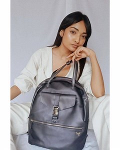 It's very hard to find a backpack which is stylish and multi-purpose at the same time ! I'm so happy as I got my hands on @baggitworld 's backpack. Style name : L SACKER Y G Z MACY DEEP PURPLE (PURPLE) L-LAPTOP - A laptop compartment to keep your laptop - A front pocket to reach out to your knick-knacks easily. -Made from cruelty-free material - Shiny texture I styled 3 looks with this bag, which one's your favourite ? . . . #Bag #bags #bagged #baghdad #bagel #bagshop #bagpack #bagus #baguette #