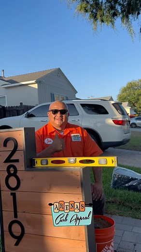 It takes two🧡 #curbpainting #arenascurbappeal #curbappeal #curbaddress #addressnumber #address #mailbox #mailboxpost #mailboxupgrade #modern #modernhome | Arenas Curb Appeal