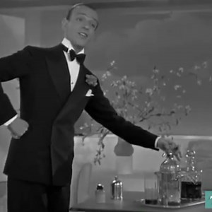 6.1K views · 1.1K reactions |  Top Hat was released this week in 1935 starring Fred Astaire and Ginger Rogers. Is this how you serve your drinks at the weekend? 풩표 풮퓉퓇풾퓃푔퓈 (퐼’퓂 퐹풶퓃풸퓎 퐹퓇푒푒)  Turner Classic Movies: TCM | Irving Berlin | Facebook