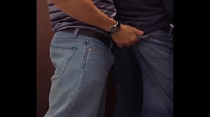 L'addio al celibato finisce e lo sposo mi scopa dopo essere stato .