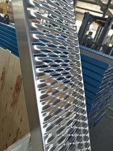 [Hot Item] Tec-Sieve Grip Strut Grating Safety Walkway Stair Treads-Anti-slip Plate