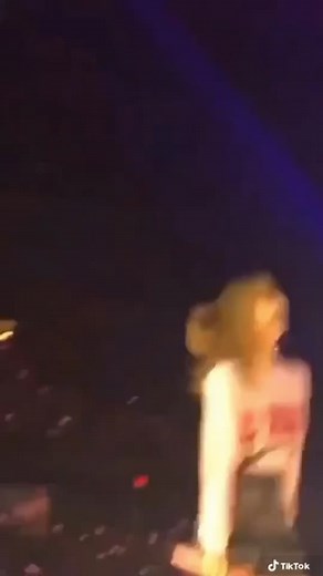 Come dance🤣✌🏻 #fyp #foryoupage #lalisamanoban마노반 #iloveyou #😂😂😂