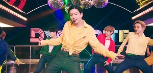 BTS performe « Dynamite » pour le 5ème jour de la ‘BTS WEEK’