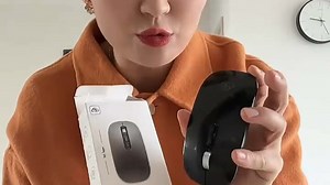 多功能智能鼠标M305助力教学，快捷键切换课件、静音按键免扰课堂，续航久操作稳，小弟用后夸不断！