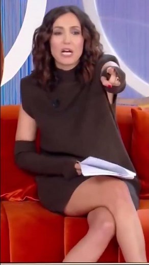 Caterina Balivo upskirt LVB 11/03/26