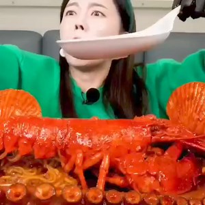 111K views · 4.4K reactions | ASMR MUKBANG |  Epic Giant Octopus Leg: Homemade Seafood Jjamppong Stir-Fry Feast  #ASMR #Mukbang #Octopus #Seafood #Jjamppong #Recipe #Ssoyoung #KoreanFood #EatingShow #Delicious #FoodLovers | Munch Bite Asmr | Facebook