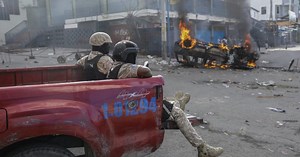 Feds airlifting vulnerable Canadians out of Haiti amid security crisis: Joly