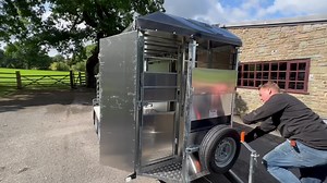 Bateson Eurostock 336S Livestock Trailer. Take a look at the Cattle configuration here. 👍 Bateson Trailers Ltd #breens #breensfarmmachinery #batesontrailers #batesontrailer #batesonlivestocktrailer #livestocktrailer | Breens Farm Machinery