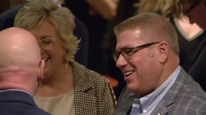 Florida Gov. Ron DeSantis speaks to Chicago police officers