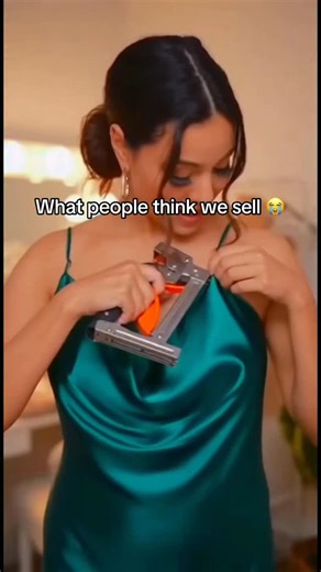 All my girlies who struggle to keep their strapless dress or tops from falling down 😩 we got the fashion hack you need ✨. #fashionhacks #fashion #fashiongram #stylinghacks #fashionreels #explore #strapless #bodyadhesive #fallstyle #falloutfit #falloutfitinspo | Stické Glue