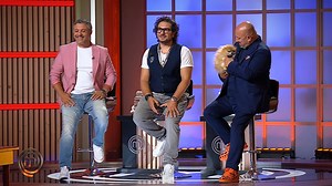 „Mănâncă doar bobițe cu fructe de mare”. Ana Maria Becar a apărut în fața Chefilor cu un pomeranian în brațe! --- https://pro-link.ro/rfc Reacția savuroasă a lui Chef Florin Dumitrescu: „Are o veveriță!” | MasterChef Romania