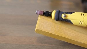 Outil rotatif avec bande de ponçage : vidéo de stock (100 % libre de droit) 3962001449 | Shutterstock