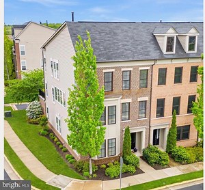 42295 Riggins Ridge Terrace, Brambleton, VA 20148 - MLS VALO2089580 - Coldwell Banker