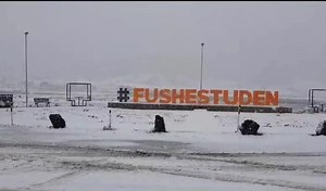 Bora e parë ❄️ Fushë Studën📍në zemër të Parkut Kombëtar të Shebenikut, i cili është edhe pjesë e pasurive natyrore të mbrojtura nga UNESCO. Një destinacion i shkëlqyer pushimesh familjare, 80 kilometra nga Tirana, në mes të natyrës që lidh Librazhdin me Dibrën, ku shijohet edhe kuzhina tradicionale e zonës 🥗🍶🥯🧀 | Taulant Balla