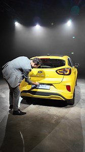 💡One drop for me, one drop for the trunk 😄 GigaBox with a hole for wet water sports clothes, ice etc. in the Ford Puma Gen-E. This is the electric version of the Ford Puma. It comes with a 43 kWh battery and sits on the same platform like the ICE brother. #ford #fordpuma #fordpumagene #fordpumaev #fordpumaelectric #electricvehicle #electricvehicles #cartechnology #cartech | Autogefühl