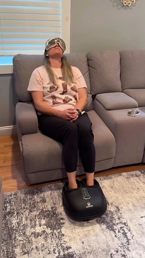 Relax and refresh your feet with the Comfier Foot Massager! 🌟Shiatsu deep-kneading, rolling, vibration, and soothing heat up to 131°F—all customizable for your perfect massage. Say goodbye to foot soreness and tension after a long day! 👣🔥 🛒:amzn.to/3D4kF2l #Comfier #FootMassage #Relaxation #SelfCare #FootPainRelief #Gift #GiftIdeas #AmazonFinds #PrimeDayDeals | Comfier