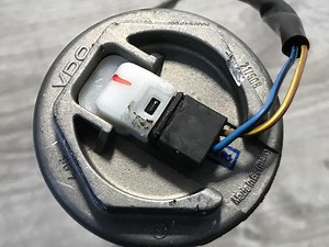 Fuel level sending unit for 1996 SL500