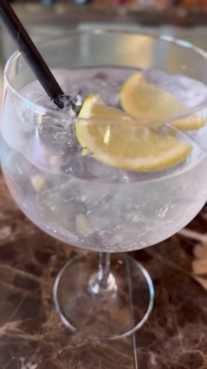 Hot days call for some cool Liquid Therapy? 😎🍹🍻🍸 #meliahotels #meliamadeiramare #madeira #funchal #visitmadeira #meliahotels #meliamadeiramareresortandspa | Meliá Madeira Mare Resort & Spa