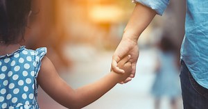 Protection de l'enfance : le plan du gouvernement pour faire face à la crise