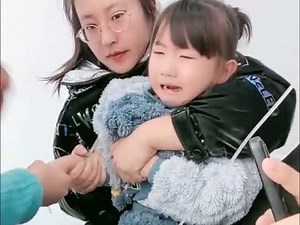 Afraid of needles, Crying even when getting a needle - A lively and adorable little girl