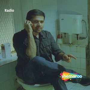 कंपनी के ८ करोड बचाने के लिए नकली रोमांस का नाटक | Himesh Reshammiya, Shenaz Treasurywala | Movie Radio: Love on Air | Full Movie Part 2 | Still in love with his recently divorced wife, a RJ is asked to fake a romance with another woman to improve ratings. #Shemaroo #bollywood #bollywooddrama #populardrama #fbvideo24 #fbvideo2024 #himeshreshammiya #shenaztreasurywala | Shemaroo Entertainment Ltd.
