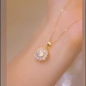 Rotating Sunflower Necklace Design Flower Pendant ✨ 360 rotation Non Allergie Rs 399/- only #getyournow #dmorcall #shopatcosmeticafe | Cosmetic Cafe