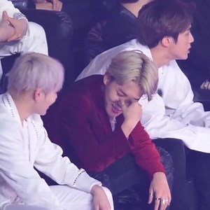 60 reactions | When Jimin' s having a hard time problem Of course Our BTS member and fellow #kpop always there for comfort殺 #JIMIN #JIN #BTS #btsarmy #fypシ゚ #fypシ゚viralシ #follower #trendingnow #trendingreelsvideo #viralreelsfacebook | Joey Bolante Villaruel | Facebook