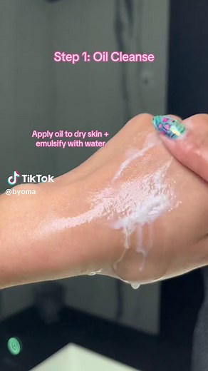 Double Cleansing 101🧡✨ 🧪1st step: Oil Cleanse! Apply your favorite BYOMA oil cleanser to dry skin, add water to emulsify for at least 30 seconds and rinse 🧪2nd step: Gel Cleanse! Apply the Creamy Jelly Cleanser to rinsed skin gently rub until skin is fully clean All BYOMA cleansers are available at @target 🎯 #byoma #affordableskincare #ceramides #skintok #targetmusthaves