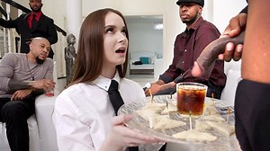 Hazel Moore hace gangbang anal con pollas grandes Black