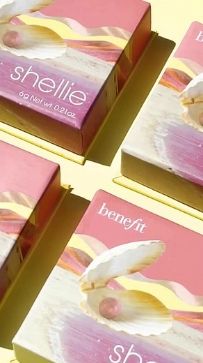 Shellie shimmers by the seashore Our warm-seashell pink blush gives cheeks a freash, radiant flush with a soft shimmer finish and airbrushed effect✨ #benefitnordics #benefitblush #shellieblush #blush #makeup @smearcrush | Benefit Cosmetics | Facebook
