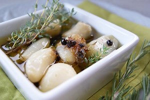 Recette d'ail confit aux herbes aromatiques