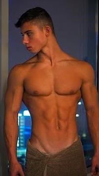 Teen bodybuilder flexing insane aesthetic ripped muscle / Full vid in briefs link in the description