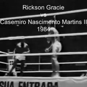 When Rickson faced Zulu the first time, he stepped into the ring against a larger and more experienced opponent. Despite being tossed around for most of the fight he secured the rear naked choke in the second round. A legendary way for the 18 year old Rickson to make his vale tudo debut. #oldschooljiujitsu #oldschoolbjj #ricksongracie | Old School Jiu-Jitsu