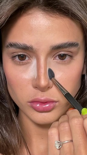Efficient Nose Tip Contour: Enhance Your Makeup Skills!
