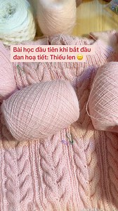 Rút kinh nghiệm không có gấp đôi lượng len so với đan trơn thì không đan hoạ tiết 😞 #gocnhocuachan #knitting #danlen #wool #handmade