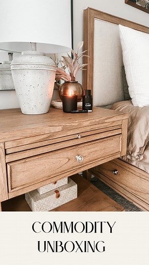 ✨Commodity Fragrance Unboxing✨ I’m so excited to share this beautiful candle gift set sent to me from @commodity. It’s been awhile since I’ve tried a new fragrance for myself and this Gold expressive has quickly become my new favorite! With notes of molten Amber, creamy Sandalwood and sweet Vanilla, it’s sophisticated and sexy, yet still wearable for everyday! And can we talk about the sleek black packaging?! 😍 Be sure to check out all the other fragrances they have to offer! P.S. let me know i