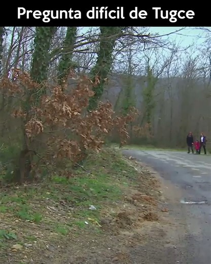 Pregunta difícil de Tugce | #Elif en Espanol Capitulo 143 | Elif en Español