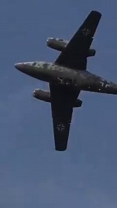 Proving much faster than the aircraft of its time, what a sight this is - the cleverly engineered Messerschmitt Me 262 ‘Schwalbe’! Incredible video by Knight Flight Video 👌🏽 🎥: Knight Flight Video 🔃: IG/_warbird #Airfix #Aviation #Warbird | Airfix