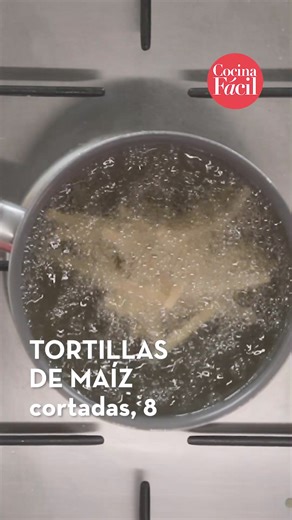 🍲🌶️ ¡Sopa de tortilla: el abrazo caliente que tu estómago necesita! 🤗✨ ¿Buscas una receta rápida, casera y fácil que impresione? ¡Aquí la tienes! Con crujientes tiras de tortilla, caldo sabroso y un toque de amor, esta sopa es un clásico que nunca falla. 💖🥳 #sopadetortilla #diasfrios #sopa #sopacaliente #sopasdeliciosas | Cocina Fácil