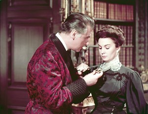 Footsteps in the Fog (1955) | ČSFD.cz